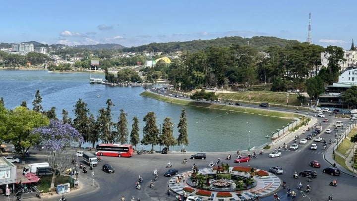 Lâm Đồng ở Tây Nguyên, Bình Thuận thuộc Nam Trung Bộ, vậy mà xa xưa một phần đất Lâm Đồng từng thuộc tỉnh Bình Thuận