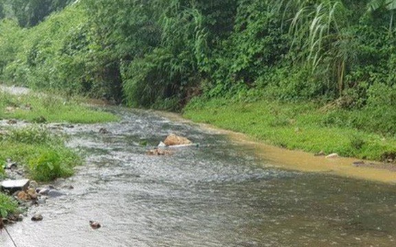 Hà Nội nói gì về trách nhiệm người đổ trộm dầu phế thải và Viwasupco?