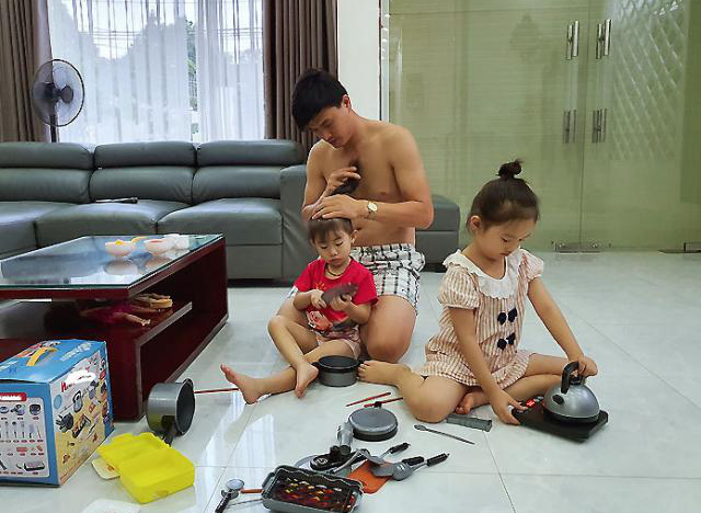 Vợ ra 'tối hậu thư' buộc chồng phải ngủ riêng để tránh nhiễm nCoV
