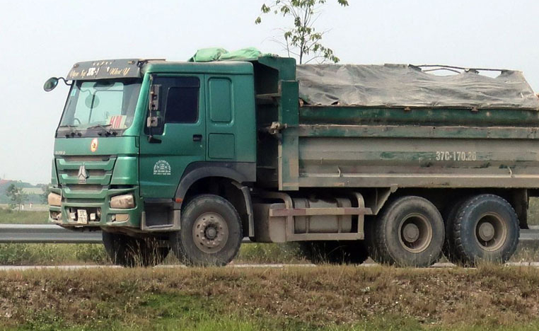 Nghệ An: Nỗi sợ đến từ xe vận tải mang logo “HM”, “Thao Đô”, “Linh Sơn”