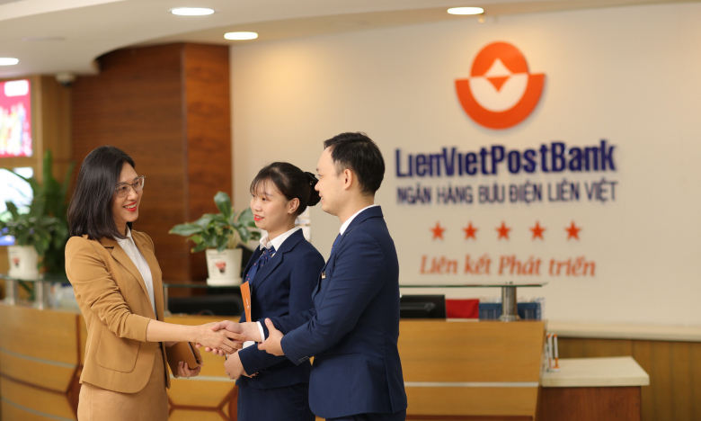 LienVietPostBank (LPB) sẽ niêm yết trên sàn HOSE, chia cổ tức bằng cổ phiếu, phát hành riêng lẻ cho nhà đầu tư nước ngoài