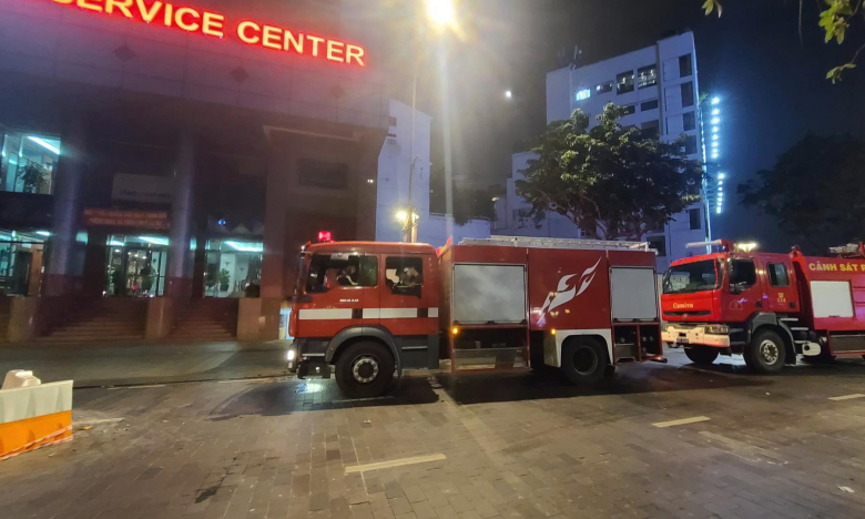 Bất ngờ phát hiện khói bốc ra từ tòa nhà VTP Office Service Center TP HCM