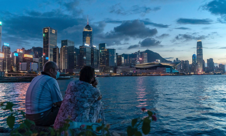 Hong Kong nới lỏng quy tắc Covid cho du lịch theo nhóm