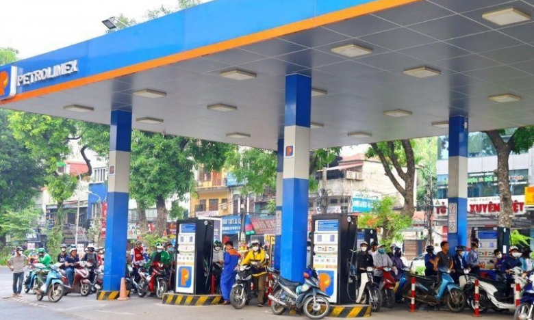 Petrolimex (PLX) giảm 90% mục tiêu lợi nhuận năm còn 300 tỷ đồng