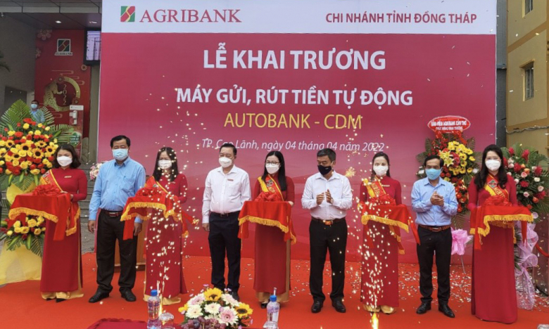 Agribank Đồng Tháp khai trương 2 máy Autobank CDM