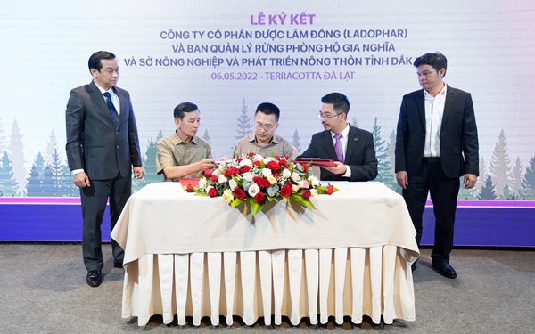 Ladophar (LDP) ký kết với hàng loạt đối tác để phát triển thảo dược