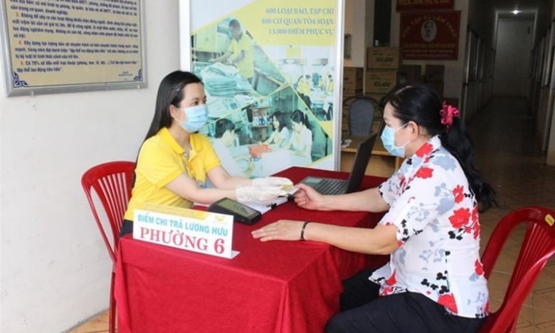 Tham gia BHXH 19 năm, NLĐ đóng tiếp hay hưởng lương hưu hoặc nhận 1 lần?
