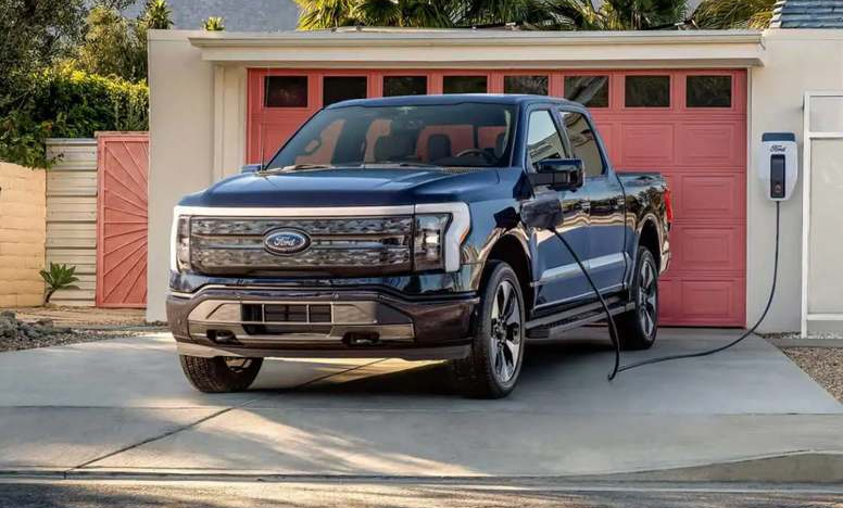 Vì sao Ford F-150 Lightning lại 'cháy hàng' ở Mỹ?