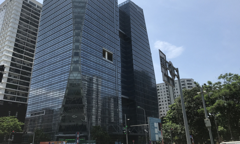 Toà nhà HUD Tower “phá vỡ” quy hoạch trên tuyến đường Lê Văn Lương