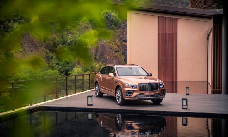 Bentley Bentayga EWB 2023 về Việt Nam sẽ có giá bao nhiêu?