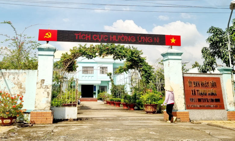 Một xã của Hậu Giang chuyển đổi số như thế nào mà hơn 80% hộ dân biết giao dịch trên Smartphone?