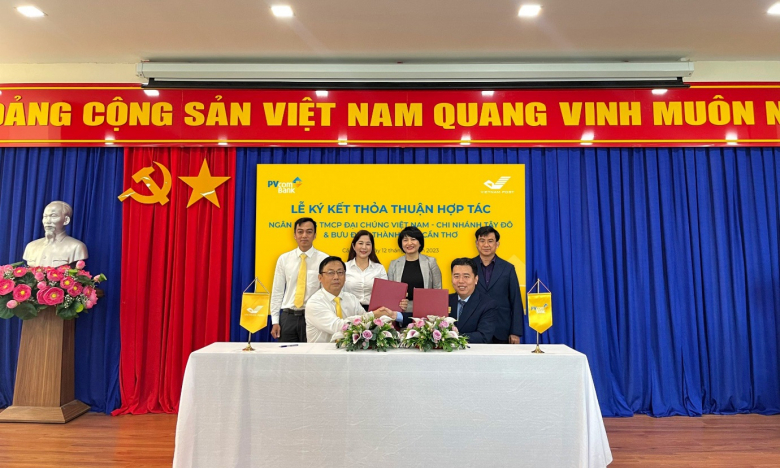 PVcomBank Tây Đô ký thỏa thuận hợp tác với Bưu điện thành phố Cần Thơ