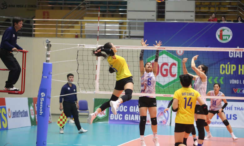 Nữ Ninh Bình Lienvietpostbank xuất sắc đánh bại Than Quảng Ninh tại Vòng 1 Giải Bóng chuyền VĐQG