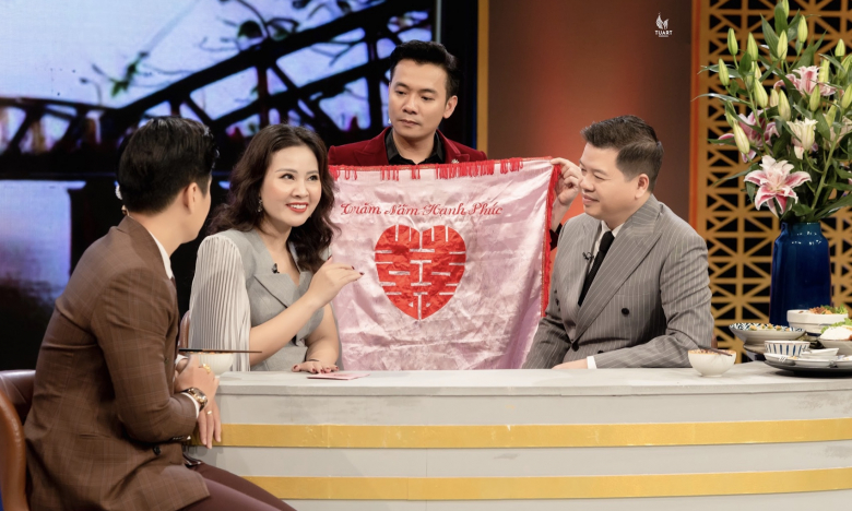 Ca sĩ Đăng Dương từng bị vợ ghét tới nỗi 'xem tivi còn muốn tắt'