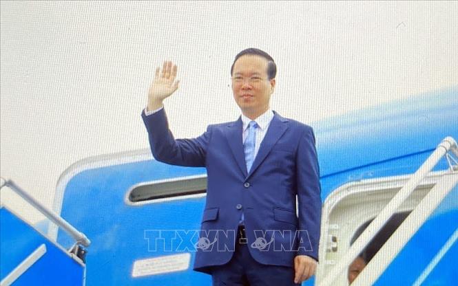 Chủ tịch nước Võ Văn Thưởng tới London, bắt đầu chương trình dự Lễ đăng quang của Nhà vua Anh Charles III