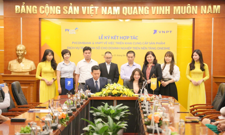 PVcomBank hợp tác với VNPT, cung cấp các giải pháp tài chính số cho doanh nghiệp