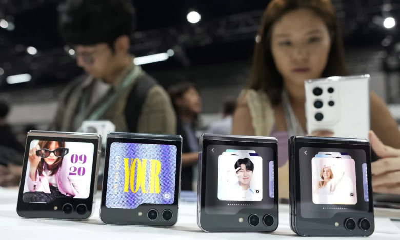 'Soi' hai smartphone gập mới của Samsung