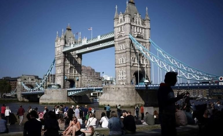 Clip: Thủ đô London đối mặt tình trạng sụt lún, nhiều tòa nhà lịch sử nứt nghiêng