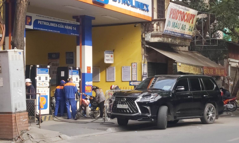 Xăng 4 lần tăng giá, gạo 'đội chợ', CPI tháng 8 lập đỉnh