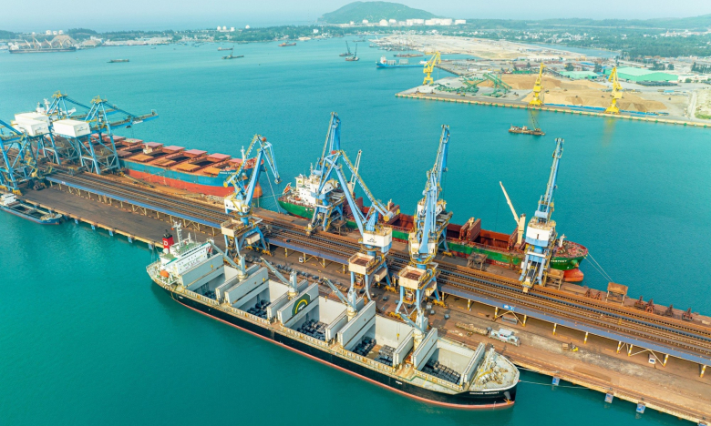 Lượng thép tiêu thụ của Hoà Phát (HPG) 8 tháng đầu năm sụt giảm 25%