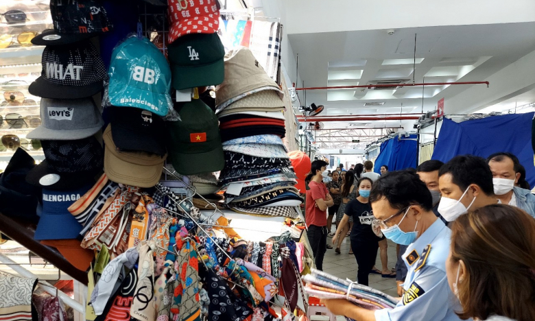 QLTT TP.HCM chuyển cơ quan tố tụng 21 vụ án liên quan hàng hóa vi phạm 