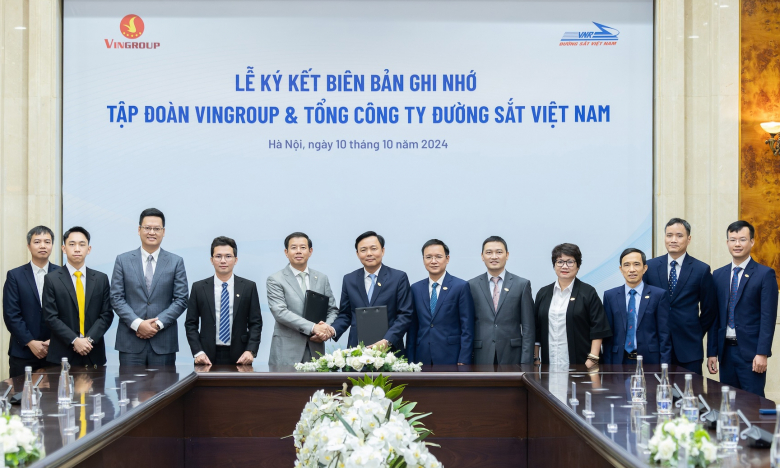 Trạm sạc xe điện V-Green tích hợp song hành nhà ga đường sắt trên toàn quốc