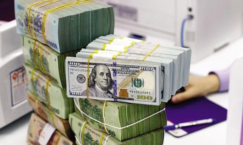 Giá USD hôm nay 26/10: Thế giới đảo chiều tăng mạnh, trong nước hạ nhiệt sau động thái của NHNN