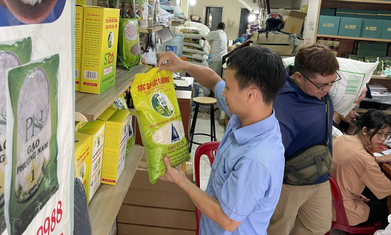Bất chấp giá gạo ST25 tăng sốc, nhiều nơi vẫn lo không đủ hàng để bán