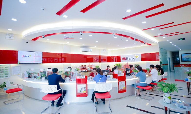 HDBank triển khai hàng loạt gói hỗ trợ đồng bào bị ảnh hưởng bởi bão lũ