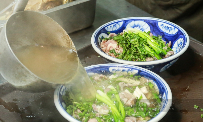 Robot thông minh phục vụ 'Phở số Hà Thành'