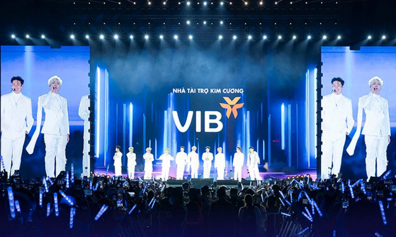 “VIB dẫn đầu xu thế thẻ” trở thành fanchant trong concert Anh Trai “Say Hi”