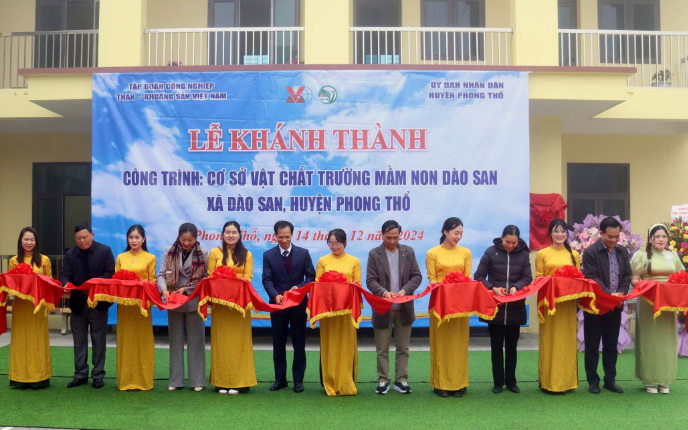 Cô trò Trường Mầm non Dào San phấn khởi với ngôi trường mới