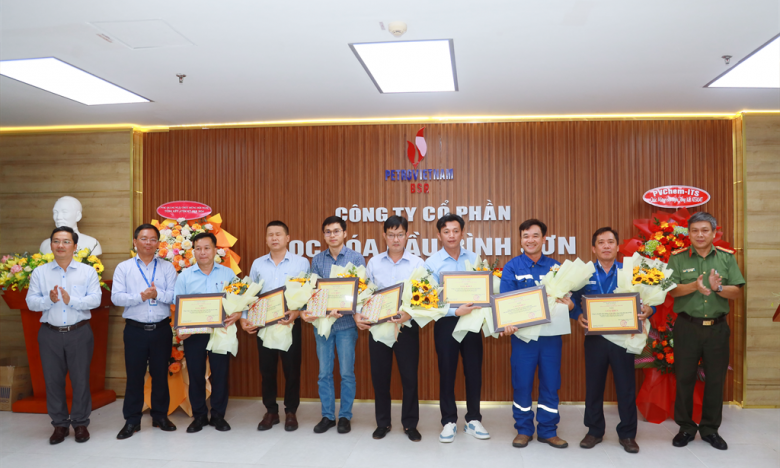 BSR khen thưởng các nhà thầu, đối tác góp phần đảm bảo vận hành an toàn NMLD Dung Quất trong năm 2024