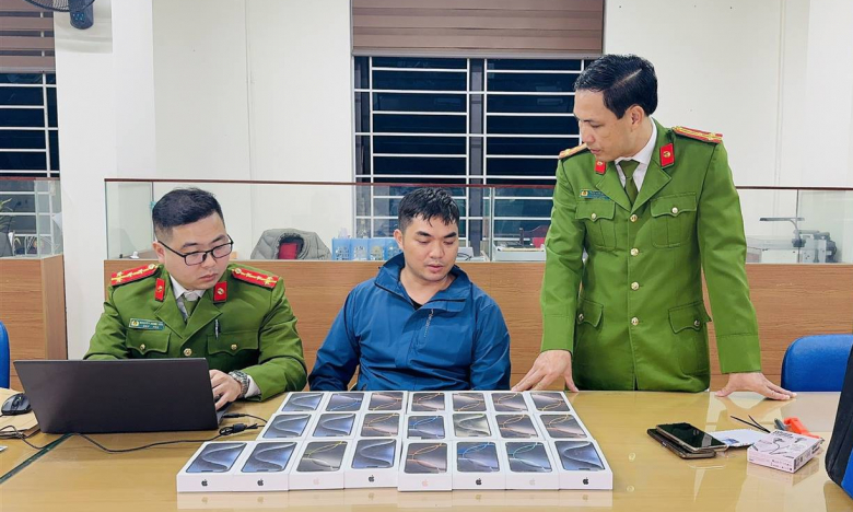 Đối tượng cướp 22 chiếc iPhone ở Lào Cai có thể phải đối diện với tội danh nào?