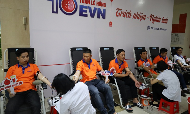 Gần 300 CBCNV ngành điện tham gia hiến máu trong Tuần lễ hồng EVN lần thứ X tại Đắk Lắk