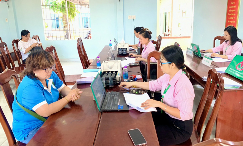 NHCSXH Cam Lâm (Khánh Hòa): Giải ngân gần 900 triệu đồng cho người dân