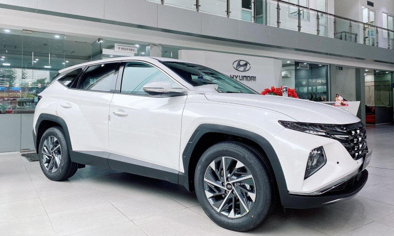 Giá xe Hyundai Tucson lăn bánh tháng 4/2024: Giảm chạm đáy khi Mazda CX-5, Honda CR-V đều giảm sâu