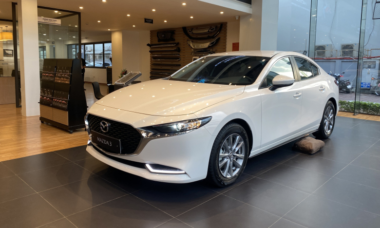 Giá xe Mazda 3 lăn bánh tháng 5/2024: Giảm theo Honda Civic, KIA K3