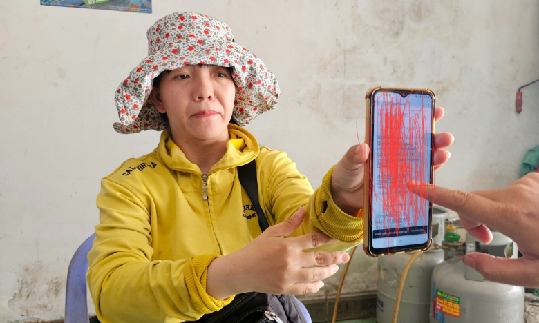 Người phụ nữ đến cửa hàng điện thoại di động đăng ký gói data 4G, bỗng dưng tài khoản mất gần 20 triệu đồng