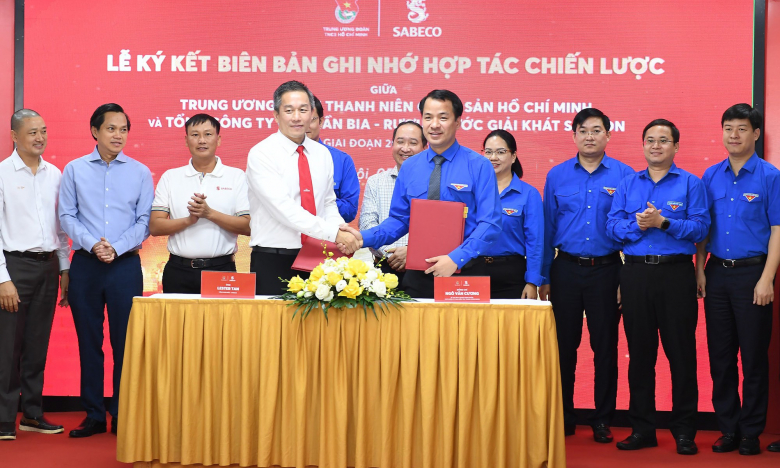 Trung ương Đoàn TNCS Hồ Chí Minh và Sabeco hợp tác  lắp đèn năng lượng mặt trời, trồng cây xanh ở 20 địa phương