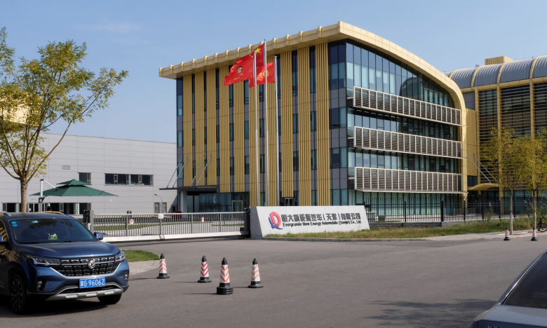 Cổ phiếu của công ty xe điện Evergrande lao dốc sau tin nộp đơn phá sản