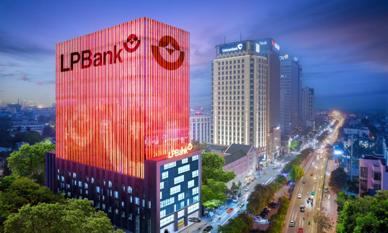 LPBank (LPB) muốn mua 5% vốn cổ phần của FPT