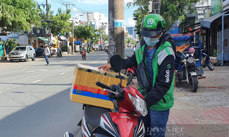 Tài xế xất bất, không biết xoay xở thế nào vì Gojek rút khỏi Việt Nam quá đột ngột