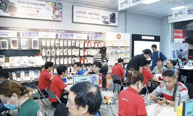 Thị trường đồ dùng công nghệ dịp Tết Nguyên đán: iPhone 16 Pro Max vẫn 'hot'