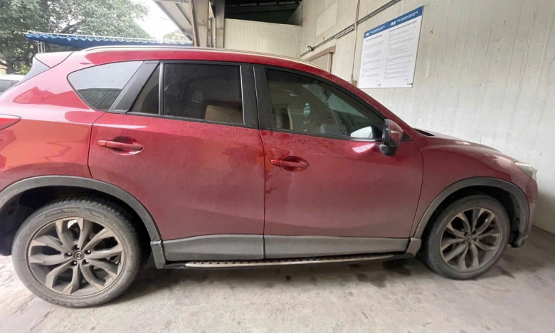 Đã xác định được tài xế vụ ô tô CX-5 đẩy xe máy dưới gầm xuyên qua 2 quận ở Hà Nội