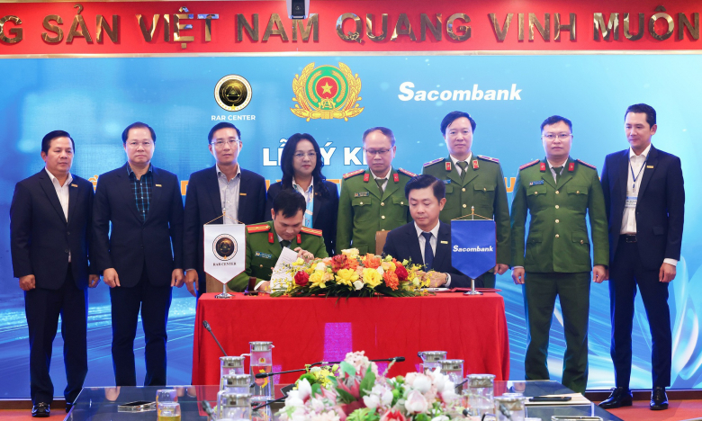 Cập nhật sinh trắc học tại Sacombank dễ dàng qua VNeID