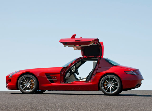 Chiêm ngưỡng siêu xe Mercedes-Benz SLS AMG thứ 3 tại Việt Nam