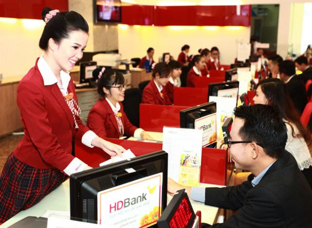 Vì sao khối ngoại “đổ tiền” vào HDB của tỷ phú Nguyễn Thị Phương Thảo?