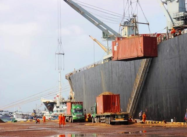 Vinalines chi bao tiền mua lại 75,01% cổ phần cảng Quy Nhơn từ công ty Hợp Thành?