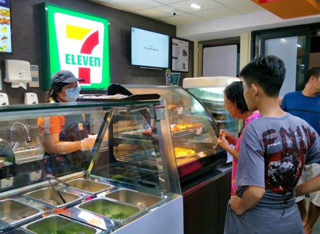 7-Eleven – khúc dạo đầu mờ nhạt